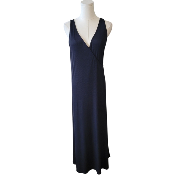 Victoria's Secret Black Sleeveless Long Lounging Gown Size Medium - Picture 1 of 5